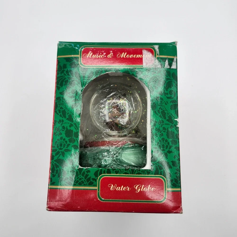 Christmas Classic Musical Motion Snow‎ Globe Santa Sleigh Reindeer Water Globe
